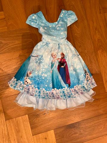 Elsa & Anna Jurk - Maat 4-5 jaar beschikbaar voor biedingen