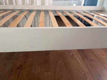IKEA bedframe wit met lattenbodem - afbeelding 3