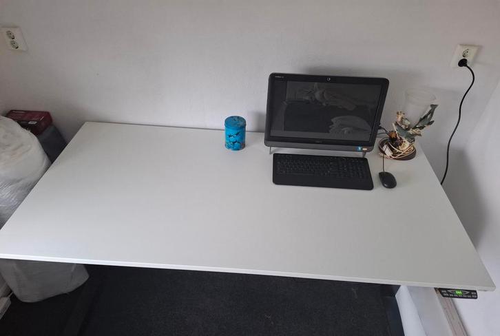 Hoog laag bureau electrisch, Huis en Inrichting, Bureaus, Zo goed als nieuw, Stabureau, Elektrisch, In hoogte verstelbaar, Ophalen