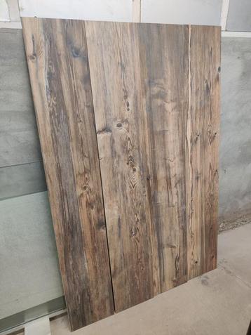 Vloertegels hout look  beschikbaar voor biedingen
