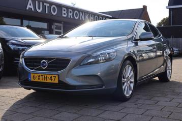 Volvo V40 1.6 T3 MOMENTUM | NAVI | CLIMA | CRUISE | TREKHAAK beschikbaar voor biedingen