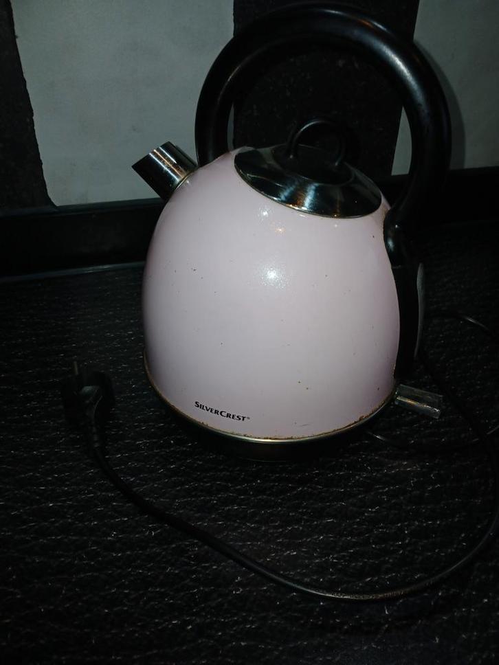 Roze Waterkoker - Stijlvol en Functioneel, Witgoed en Apparatuur, Waterkokers, Gebruikt, 1 tot 2 liter, Draadloos, Ophalen of Verzenden