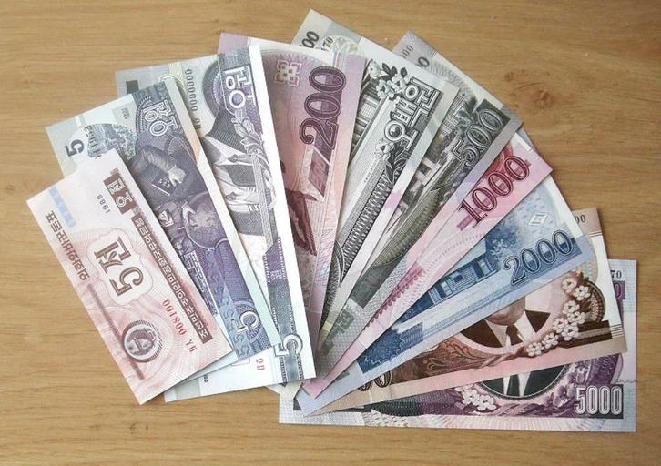Noord Korea, 10 verschillende bankbiljetten (UNC)., Postzegels en Munten, Bankbiljetten | Azië, Setje, Oost-Azië, Verzenden