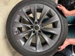 Tesla X velgen plus goede banden, Ophalen, Gebruikt, 275 mm, Banden en Velgen