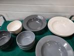 borden infinty grijs wit antriciet ( schaaltjes verkocht), Huis en Inrichting, Keuken | Servies, Ophalen of Verzenden, 'T Olde Gre-j