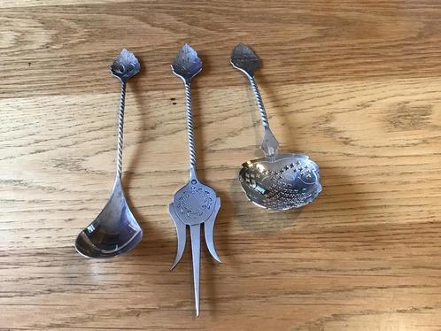 Taartvork jamlepel en strooier echt zilver bladmotief, Antiek en Kunst, Antiek | Goud en Zilver, Zilver, Ophalen