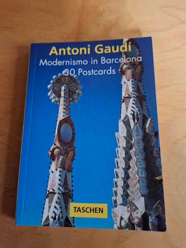 Gaudi Briefkaarten Boek - Antoni Gaudi in Barcelona, Verzamelen, Ophalen of Verzenden, 1980 tot heden, Ongelopen