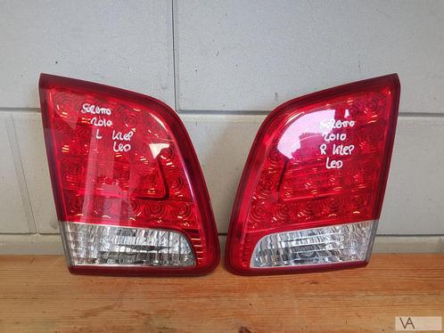 Kia Sorento 2009 - 2014 achterlicht links rechts op klep LED, Auto-onderdelen, Verlichting, Kia, Gebruikt, Ophalen of Verzenden