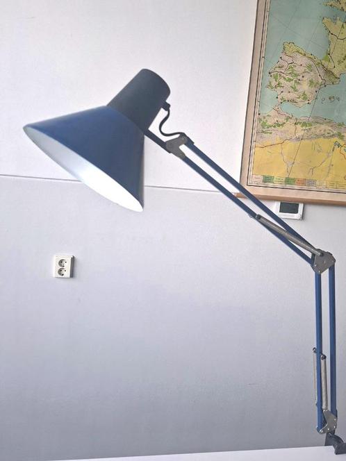 blauwe retro bureaulamp, architectenlamp vintage industrieel, Huis en Inrichting, Lampen | Tafellampen, Gebruikt, 50 tot 75 cm