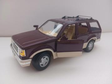 Maisto 1:24 Ford Explorer  beschikbaar voor biedingen