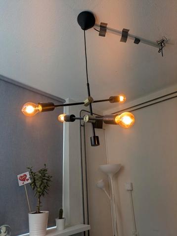 Industriële hanglamp met 4 lampen beschikbaar voor biedingen