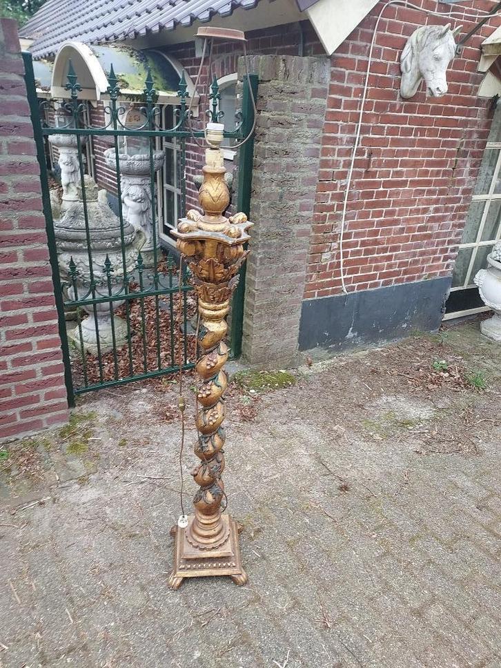 Antieke vergulde houten staande schemerlamp ca. 1900., Antiek en Kunst, Antiek | Lampen, Ophalen