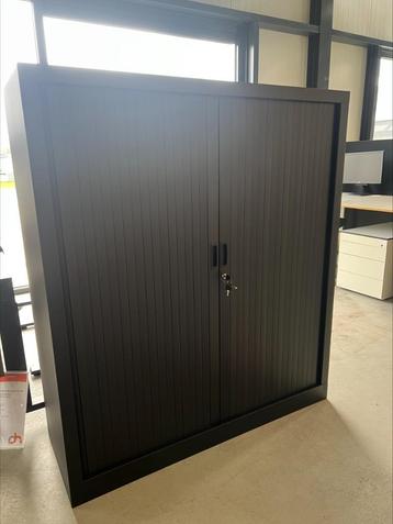 Nieuwe zwarte roldeurkast (transportschade) beschikbaar voor biedingen