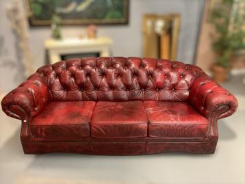 Chesterfield drie-persoons bank # 9515 beschikbaar voor biedingen