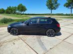 BMW 1-Serie 118i 136pk 2016 Zwart 98.000 km, 1-Serie, 65 €/maand, 1280 kg, 4 cilinders