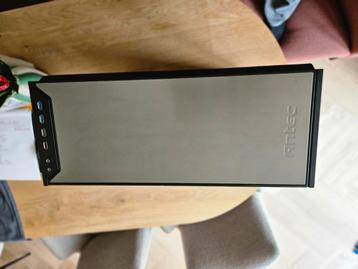 Antec PC kast - stijlvol beschikbaar voor biedingen