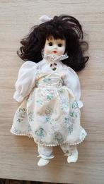 Antieke porceleine pop 32cm x 15cm, Verzamelen, Poppen, Ophalen of Verzenden, Pop