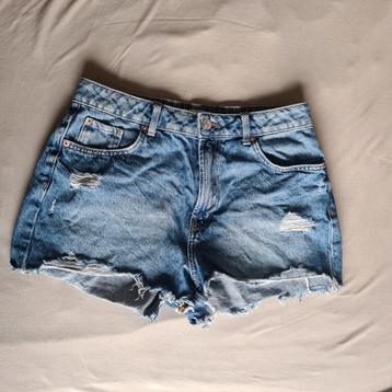 Denim short beschikbaar voor biedingen