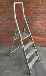 4-traps huishoudtrap., Doe-het-zelf en Verbouw, Ladders en Trappen, Ophalen, Gebruikt, Minder dan 2 meter