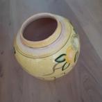 Vaas mooie grote beschilderde sier vaas, Overige kleuren, Aardewerk of Porselein, Ophalen of Verzenden, Zo goed als nieuw