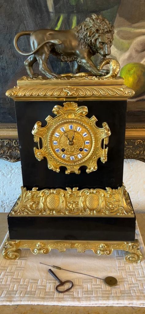Pendules brons verguld slingertouw, Antiek en Kunst, Antiek | Klokken, Ophalen of Verzenden