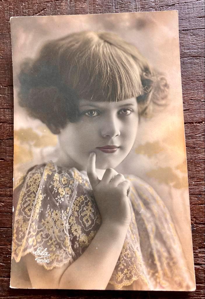 Oude Foto's / Ansichtkaarten - Vrouwen en Meisje Nederland P, Antiek en Kunst, Kunst | Tekeningen en Foto's, Ophalen of Verzenden