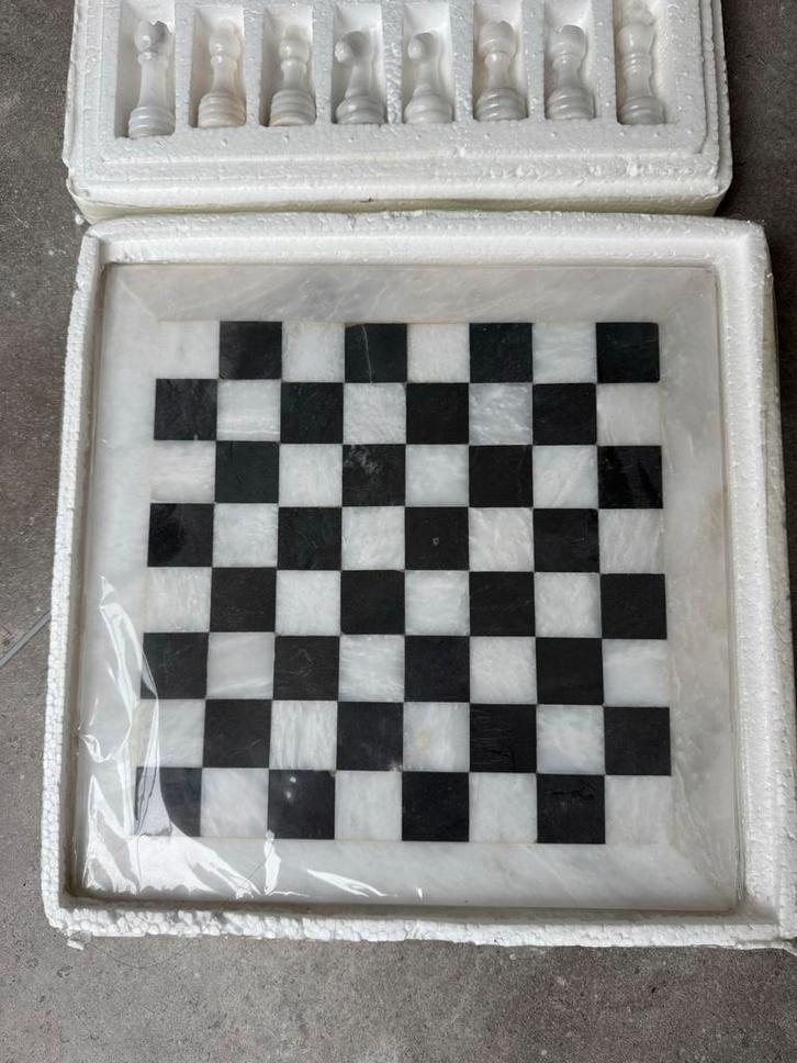 Vintage Marmer Schaakbord met Schaakstukken, Hobby en Vrije tijd, Gezelschapsspellen | Bordspellen, Zo goed als nieuw, Een of twee spelers