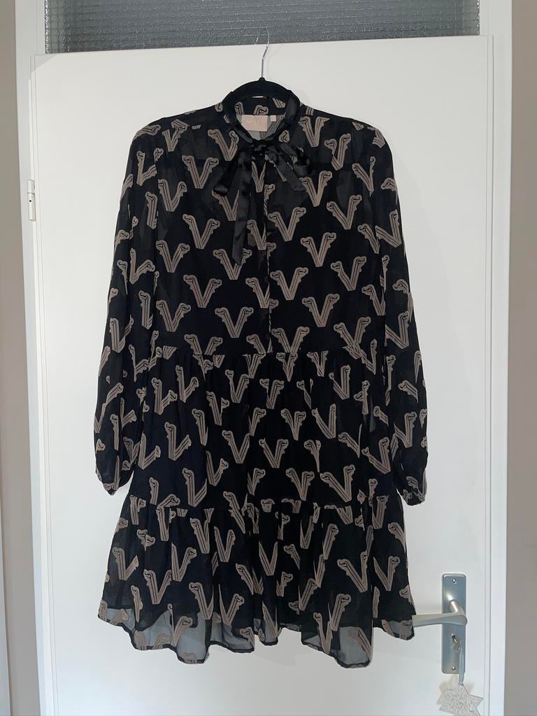 Josh V zwart bruine Rosetta v logo jurk dress chique mt S, Zwart, Ophalen of Verzenden, Zo goed als nieuw, Knielengte