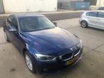 BMW 3-Serie 318i 136pk Aut 2017 Blauw, Auto's, Automaat, 74 €/maand, Zwart, Blauw