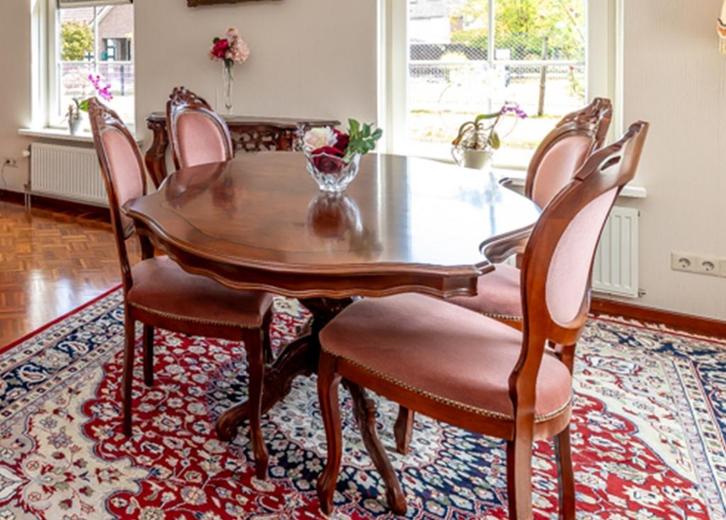 Klassieke eetkamer stoelen en tafel, Huis en Inrichting, Complete eetkamers, Zo goed als nieuw, 6 tot 8 stoelen, Ophalen