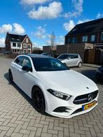 Mercedes-Benz A 200 AMG PANO Nightpakket sfeerverlichting, Auto's, 65 €/maand, 4 cilinders, Leder en Stof, Particulier
