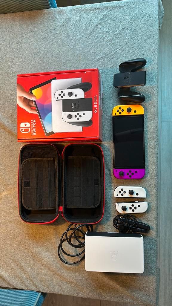 Nintendo Switch Oled, Spelcomputers en Games, Spelcomputers | Nintendo Switch, Zo goed als nieuw, Switch OLED, Met 3 controllers of meer