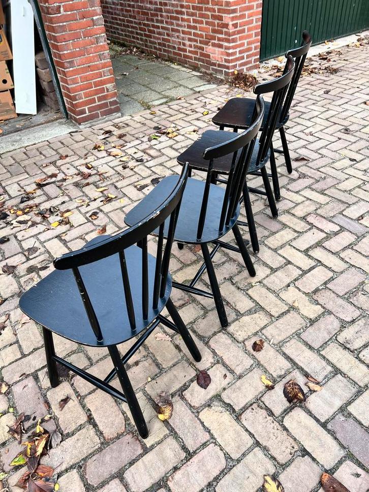 4 Retro Spijlen Stoelen - Opknappers, Huis en Inrichting, Stoelen, Gebruikt, Vier, Hout, Zwart, Ophalen