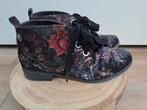 Zwarte gebloemde veterschoen van 'MARCO TOZZI',  maat 37, Kleding | Dames, Schoenen, Ophalen, Schoenen met lage hakken, Zwart