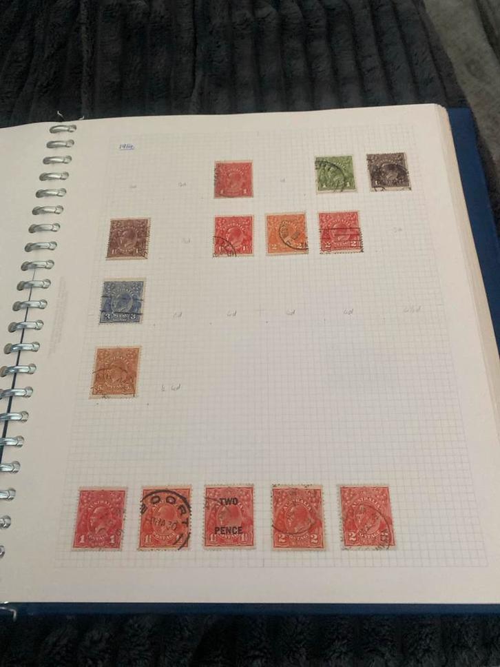 Zelfgemaakt album met Australische en Britse postzegels, Postzegels en Munten, Postzegels | Volle albums en Verzamelingen, Buitenland
