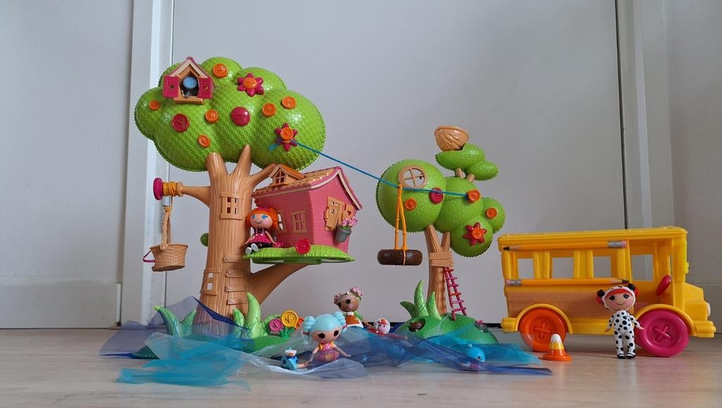 Avontuurlijke lalaloopsy boomhut op een eiland! Met de bus!, Ophalen of Verzenden, Gebruikt, Complete set