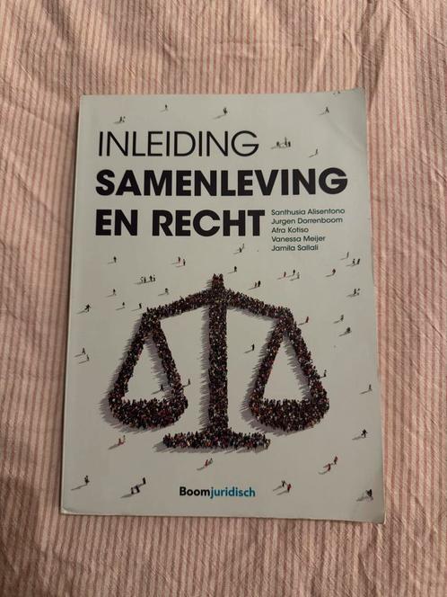 Santhusia Alisentono - Inleiding samenleving en recht, Boeken, Wetenschap, Zo goed als nieuw, Sociale wetenschap, Ophalen of Verzenden