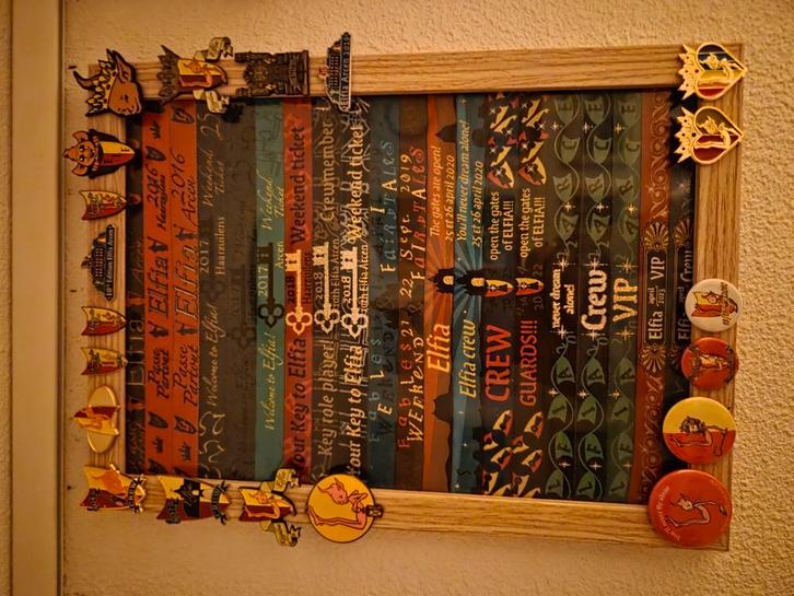 Gezocht: Elf fantasy fair/ elfia pins, Verzamelen, Speldjes, Pins en Buttons, Overige onderwerpen, Ophalen of Verzenden