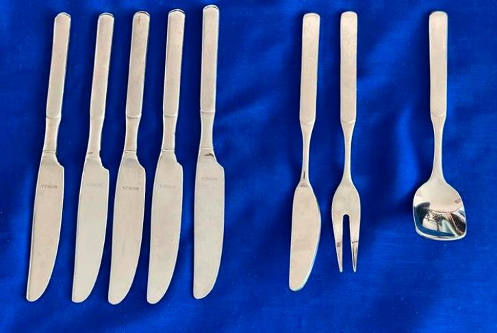 Monza 18-10: fruitmesjes botermesje vleesvorkje enz., Huis en Inrichting, Keuken | Bestek, Rvs of Chroom, Ophalen