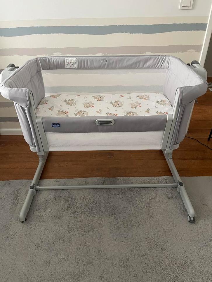 Chicco Next2Me Magic Evo Co-Sleeper - Grey Mist, Kinderen en Baby's, Babywiegjes en Ledikanten, Zo goed als nieuw, Wieg, Ophalen