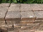 15,3 m2 Mooie betonklinkers met siergrindjes, Tuin en Terras, Tegels en Klinkers, Ophalen, Gebruikt, Klinkers, 10 m² of meer