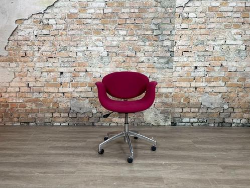 Artifort Little Tulip paars bij TheReSales, Huis en Inrichting, Fauteuils, Zo goed als nieuw, Metaal, Stof, 75 tot 100 cm, Minder dan 75 cm
