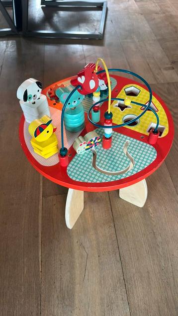 Houten speeltafel activiteitentafel beschikbaar voor biedingen