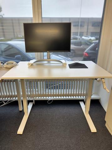 Zit-sta bureau wit met kruk 120x70 cm
