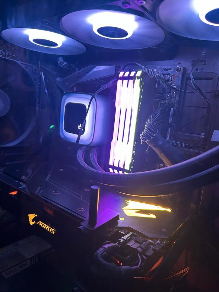 Gaming PC I7 9700k, RTX2070, 32gb ram, Computers en Software, Desktop Pc's, Zo goed als nieuw, 4 Ghz of meer, HDD, SSD, 32 GB