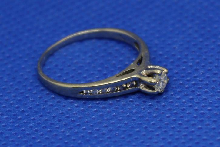 Gouden ring met diamanten, Antiek en Kunst, Antiek | Goud en Zilver, Goud, Ophalen of Verzenden