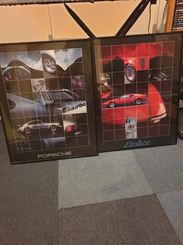 Te koop 2 zwarte lijsten met autoposters, Huis en Inrichting, Woonaccessoires | Schilderijen, Tekeningen en Foto's, Gebruikt, Foto of Poster