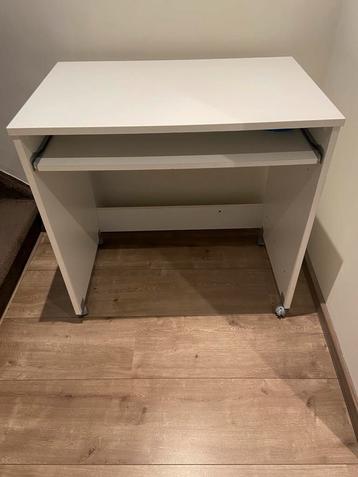 Bureutafel ikea beschikbaar voor biedingen