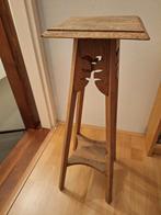 Houten plantentafeltje met twee plateaus., Huis en Inrichting, Tafels | Bijzettafels, Ophalen, Minder dan 55 cm, Gebruikt, 60 cm of meer