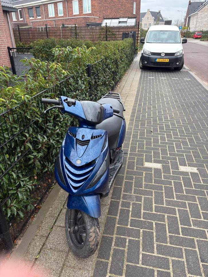 Zip 70cc, Fietsen en Brommers, Scooters | Piaggio, Zo goed als nieuw, Zip, Tweetakt, Ophalen